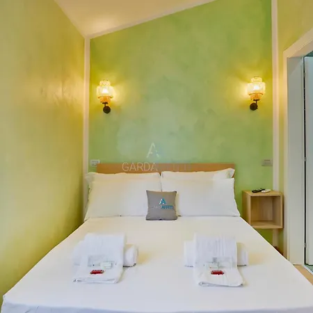 Villa Vittoria - Acqua, Aria, Sole E Relax Sirmione
