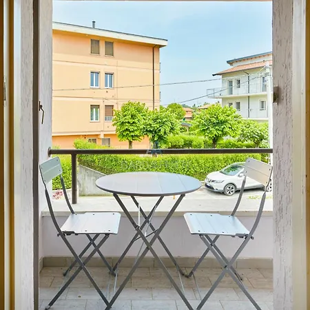 Vittoria - Acqua, Aria, Sole E Relax Sirmione