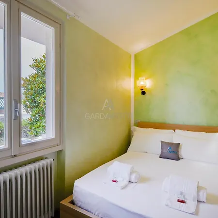 Vittoria - Acqua, Aria, Sole E Relax Villa Sirmione